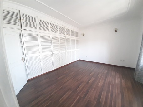 Saar, Apartments/Houses, BHD 2800/month,  4 BR,  3000 Sq. Meter,  Suitable For Commercial Villa In Saar 4 Bedroom 3 Villa