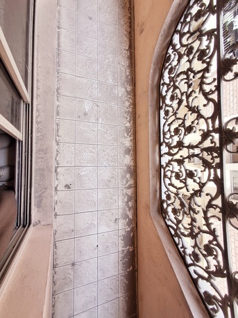 Umm Al Hassam, Apartments/Houses, BHD 200/month,  2 BR,  Neet & Clean- Spacious Un Furnished 2 BHK Balcony Flat Without Ewa@200/BD In Um Al Hassam