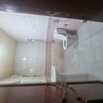 Juffair, Apartments/Houses, BHD 300/month,  2 BR,  @2BATHROOM Hall Kitchen  With Electricity Car Parking