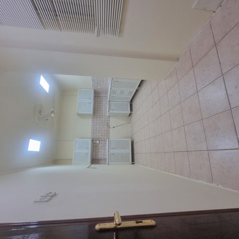 Juffair, Apartments/Houses, BHD 300/month,  2 BR,  @2BATHROOM Hall Kitchen  With Electricity Car Parking