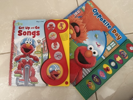 Khobar, Books, SAR 200,  Elmo Lovers 6 Toys Of Elmo And Cookie Monster