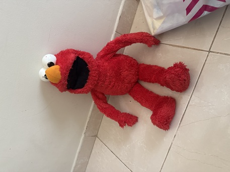 Khobar, Books, SAR 200,  Elmo Lovers 6 Toys Of Elmo And Cookie Monster
