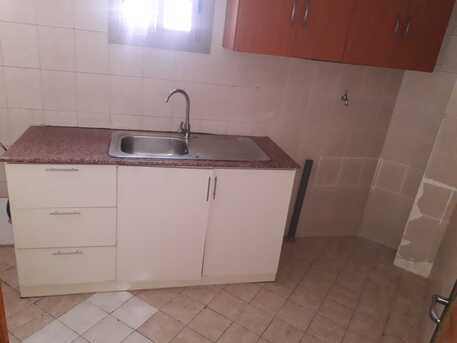 Manama, Apartments/Houses, BHD 160/month,  Studio,  100 Sq. Meter,  2 Bhk Unfurnished Flat Available In Manama Call Aleena