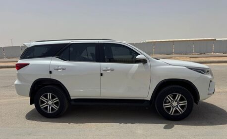 Riyadh, Vehicles, Cars & Trucks , SAR 114800,  TOYOTA FORTUNER (4X4) GXR 2 MODEL 2023 (BRAND NEW CONDITION),  2023,  Automatic,  27000 KM,  TOYOTA FORTUNER (4X4) GXR 2 MODEL  (BRAND NEW CONDITION) TOP CONDITION