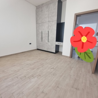 Salmaniya, Apartments/Houses, BHD 275/month,  2 BR,  @2BATHROOM Hall Kitchen Without Electricity Brand New Building Car Parking