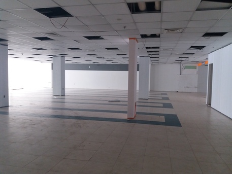 Hoora, Shops, BHD 2700,  Showroom Rent 3 Shutter Big 750 Square Miter Arya 2 Bath In-(((Hoora)))