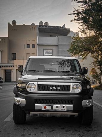 Zinj, Vehicles, Cars & Trucks , BHD 5800,  Toyota FJ Cruiser,  2009,  Automatic,  300000 KM,