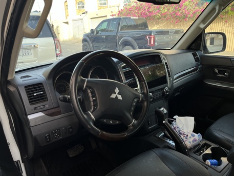 Al Malaz, Vehicles, Cars & Trucks , SAR 53000,  Mitsubishi Pajero,  2015,  Automatic,  254000 KM,
