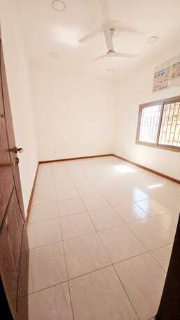 Salmaniya, Apartments/Houses, BHD 180/month,  2 BR,  2 Bedroom Unfurnished Flat For Rent Without Ewa