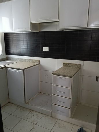 Gudaibiya, Apartments/Houses, BHD 220/month,  2 BR,  2 Bedroom Unfurnished Flat For Rent With Ewa