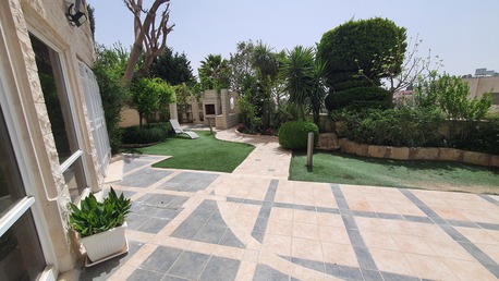 Amman, Apartments/Houses, JOD 16000/year,  Furnished,  3 BR,  Fully Furnished 3B Apart With Baconly, Garden And Pool In Shemsani 00962777688956