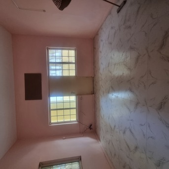 Juffair, Apartments/Houses, BHD 220/month,  3 BR,  &2BATHROOM Hall Kitchen Without Electricity Car Parking