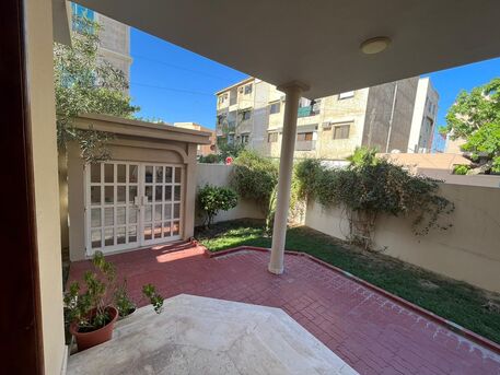 Mahooz, Villas, BHD 850,  450 Sq. Meter,  EXCELLENT 4BHK SEMIFURNISHED  VILLA WITH PRIVATE POOL