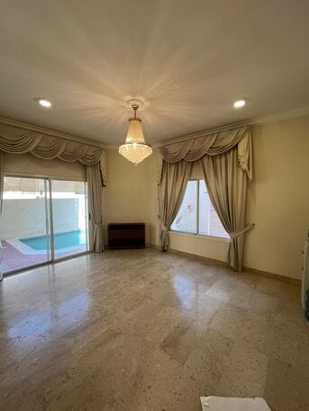 Mahooz, Villas, BHD 850,  450 Sq. Meter,  EXCELLENT 4BHK SEMIFURNISHED  VILLA WITH PRIVATE POOL