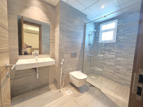 Juffair, Apartments/Houses, BHD 450/month,  Furnished,  2 BR,  Sea View | Magnificent 2BR | Luxurious & Classy | Balcony |Closed Kitchen | In New Juffair