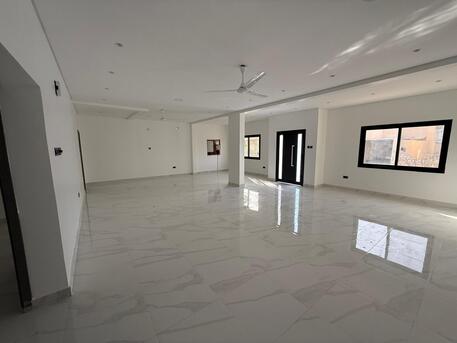 Manama, Villas, BHD 500,  @4BATHROOM Hall Kitchen Without Electricity Villa For Rent Car Parking Brand New