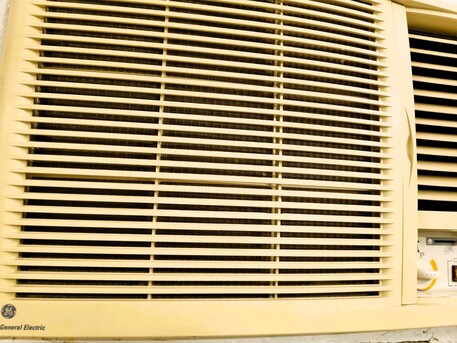 Riyadh, Air Conditioners, SAR 599,  Windows AC - Big Size 1.8 TON- General Electric - Original And Excellent Cooling Freezing