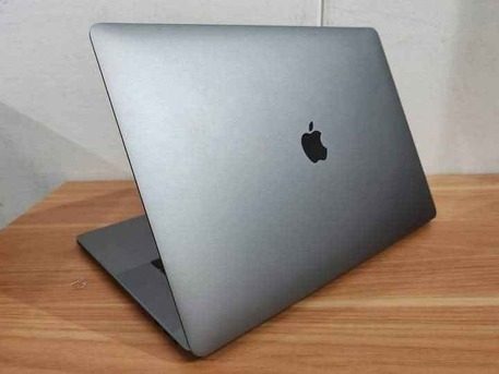 Jeddah, Computers, SAR 1599,  MacBook Pro 15.4 Inch Core I7 16gb Ram 512 GB Storage Touch Bar