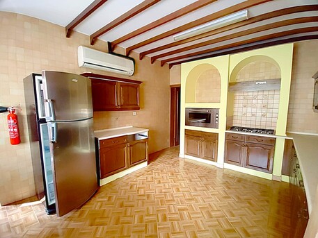 Mahooz, Villas, BHD 1050, 350 Sq. Meter, Semi Furnished 4 BHK Garden Villa For Rent In Mahooz BD.1050/-