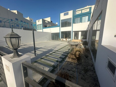 Budaiya, Apartments/Houses, BHD 1600/month,  4 BR,  400 Sq. Meter,  Budaiya/Commical  Villa Forrent  Suitable  For Restaurant  Or Office