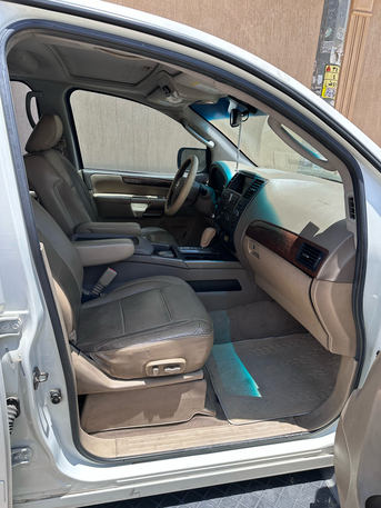 Riyadh, Vehicles, Cars & Trucks , SAR 21000,  Nissan Armada,  2010,  Automatic,  285000 KM,    LE Full Option 4x4