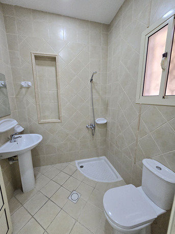 Sanabis, Offices, BHD 250,  95 Sq. Meter,  Office For Rent 2BHK 2 Bathroom In Sanabis