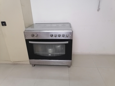 Manama, Household Items, BHD 50,  Cooking Range 5 Burner  Median  Italy
