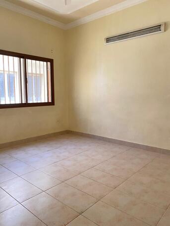 Busaiteen, Apartments/Houses, 3 BR,  Family Flat For Rent In Busaiteen (Block 226)