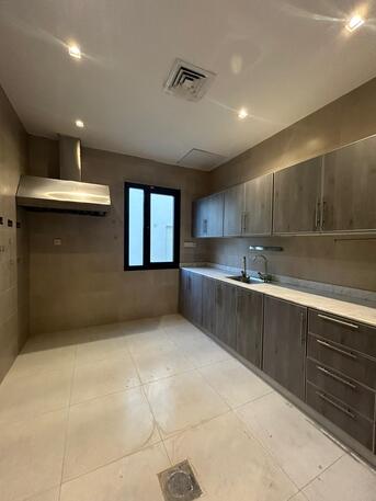 Kuwait City, Apartments/Houses, KWD 650/month,  4 BR,  Apartment For Rent In Al-Siddiq, Consisting Of A Hall - 4 Master Rooms -