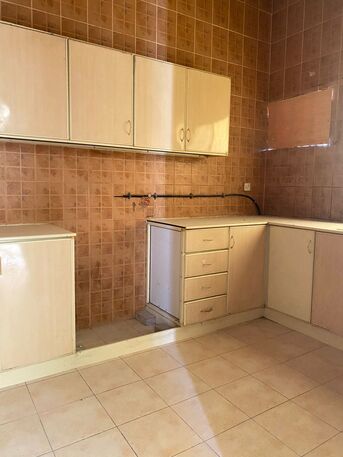 Busaiteen, Apartments/Houses, BHD 110/month,  1 BR,  Family Flat For Rent In Busaiteen