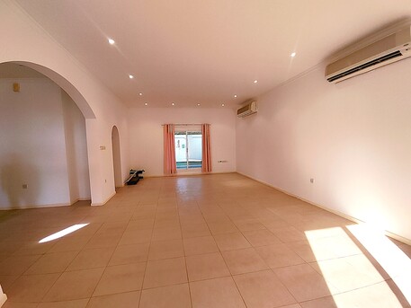 Saar, Villas, BHD 900,  400 Sq. Meter,  Semi Furnished Stand Alone Luxury Villa For Rent In Saar BD.900/-