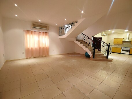 Saar, Villas, BHD 900,  400 Sq. Meter,  Semi Furnished Stand Alone Luxury Villa For Rent In Saar BD.900/-