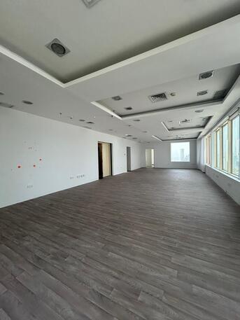 Kuwait City, Shops, KWD 4500,  For Rent, A Commercial Floor In The East, 400 Square Meters, In A Prime Location.