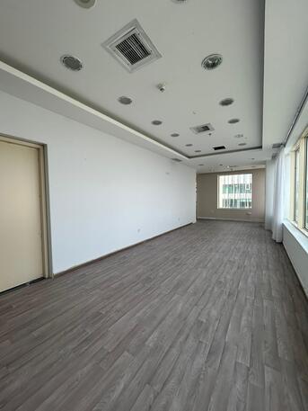 Kuwait City, Shops, KWD 4500,  For Rent, A Commercial Floor In The East, 400 Square Meters, In A Prime Location.