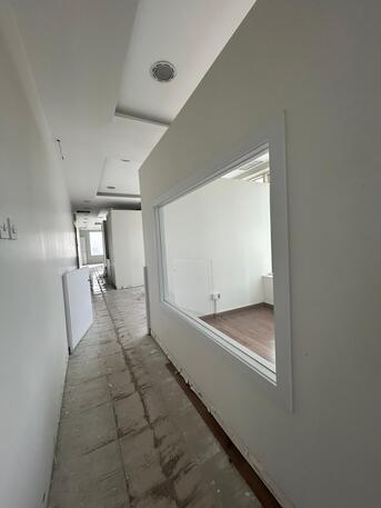 Kuwait City, Shops, KWD 4500,  For Rent, A Commercial Floor In The East, 400 Square Meters, In A Prime Location.