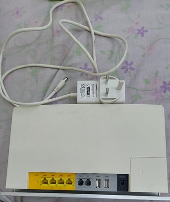 Riyadh, Computers, 1) HUAWEI Router -Mobily 2) TP-Link High Power Wireless USB Adapter  3) Massage Pillow