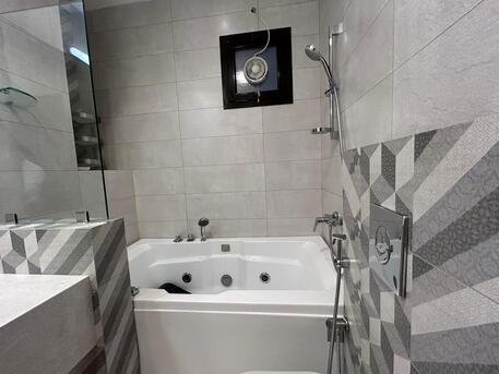 Kuwait City, Apartments/Houses, KWD 850/month,  Studio,  For Rent. A 400-square-meter Babo Fatira Floor.