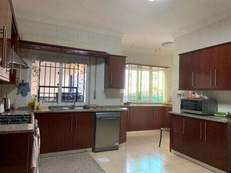 Amman, Apartments/Houses, JOD 18000/year,  Furnished,  3 BR,  Ground Fully Furinshed 3B Apartment With Garden In 4 Circle 00962777688956