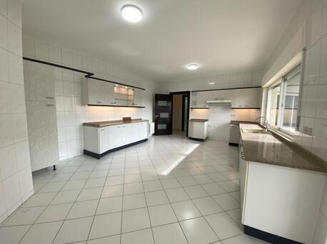 Abdoun, Apartments/Houses, JOD 16000/year,  3 BR,  Semi Furnished 3B Apart With Baconlies In Abdoun 00962777688956