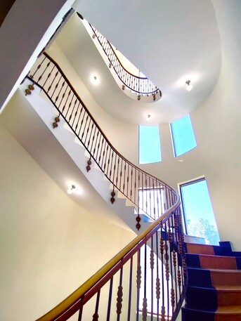 Zinj, Apartments/Houses, BHD 2800/month,  6 BR,  650 Sq. Meter,  Commercial & Residential Garden Villa For Rent In Zinj.