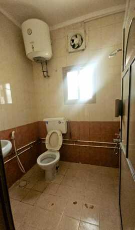 Salmaniya, Apartments/Houses, BHD 280/month,  4 BR,  4 Bedroom Unfurnished Flat For Rent With Ewa