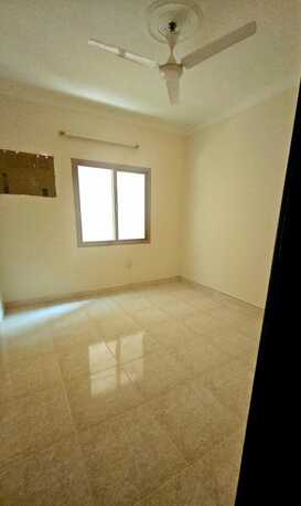 Salmaniya, Apartments/Houses, BHD 280/month,  4 BR,  4 Bedroom Unfurnished Flat For Rent With Ewa