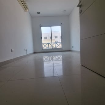 Manama, Apartments/Houses, BHD 180/month,  2 BR,  #1BATHROOM Hall Kitchen Semi Furnished Without Electricity Car Parking Fixed