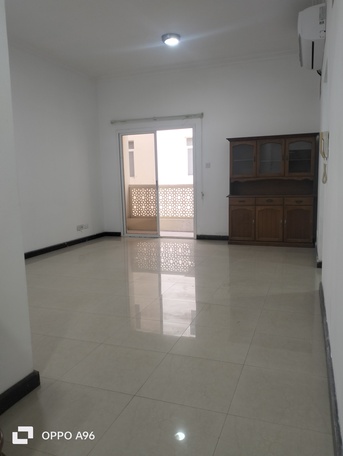 Juffair, Apartments/Houses, BHD 250/month,  2 BR,  60 Sq. Meter,  Semi Furnished 2bhk Flat With Ewa Pool