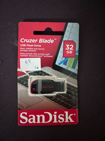 Al Sharafeyah, Computers, SAR 250,  WD My Passport Ultra Portable External Hard Drive & SanDisk Flash USB Drive