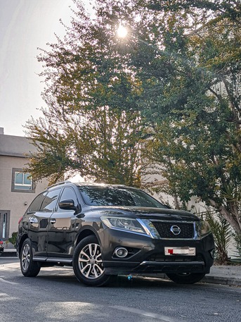 Zinj, Vehicles, Cars & Trucks , BHD 4500,  Nissan Pathfinder,  2015,  Automatic,  120000 KM,    CAR FOR SALE