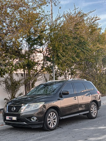 Zinj, Vehicles, Cars & Trucks , BHD 4500,  Nissan Pathfinder,  2015,  Automatic,  120000 KM,    CAR FOR SALE