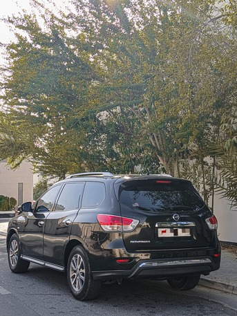 Zinj, Vehicles, Cars & Trucks , BHD 4500,  Nissan Pathfinder,  2015,  Automatic,  120000 KM,    CAR FOR SALE