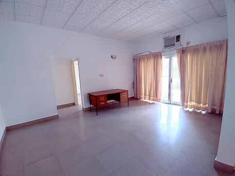 Jidhafs, Villas, BHD 750,  400 Sq. Meter,  5 BHK Semi Furnished Spacious Villa For Rent In Sehla