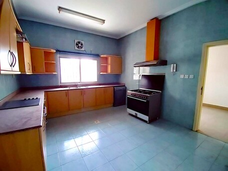 Jidhafs, Villas, BHD 750,  400 Sq. Meter,  5 BHK Semi Furnished Spacious Villa For Rent In Sehla